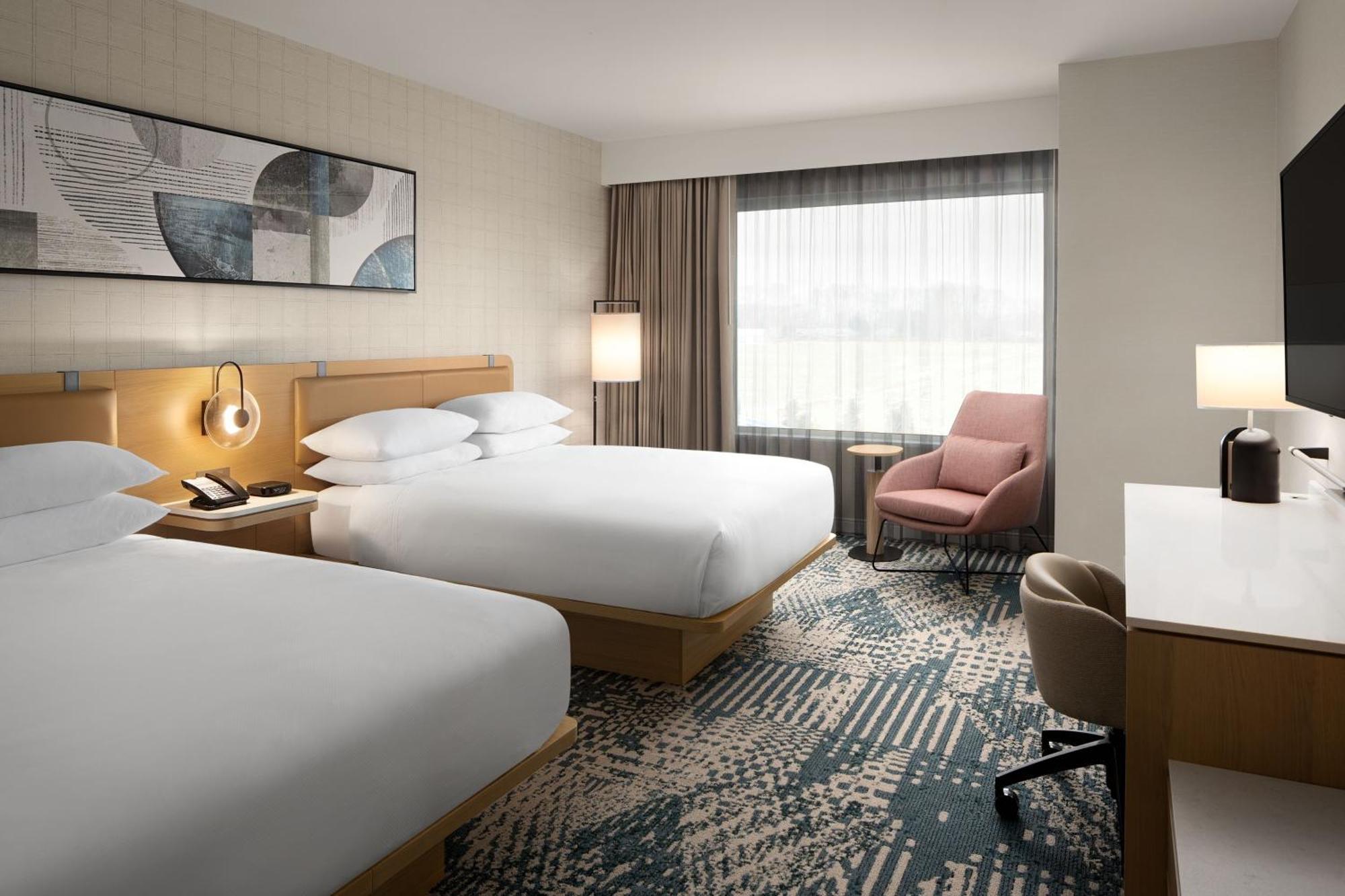 By Marriott Vancouver 4*